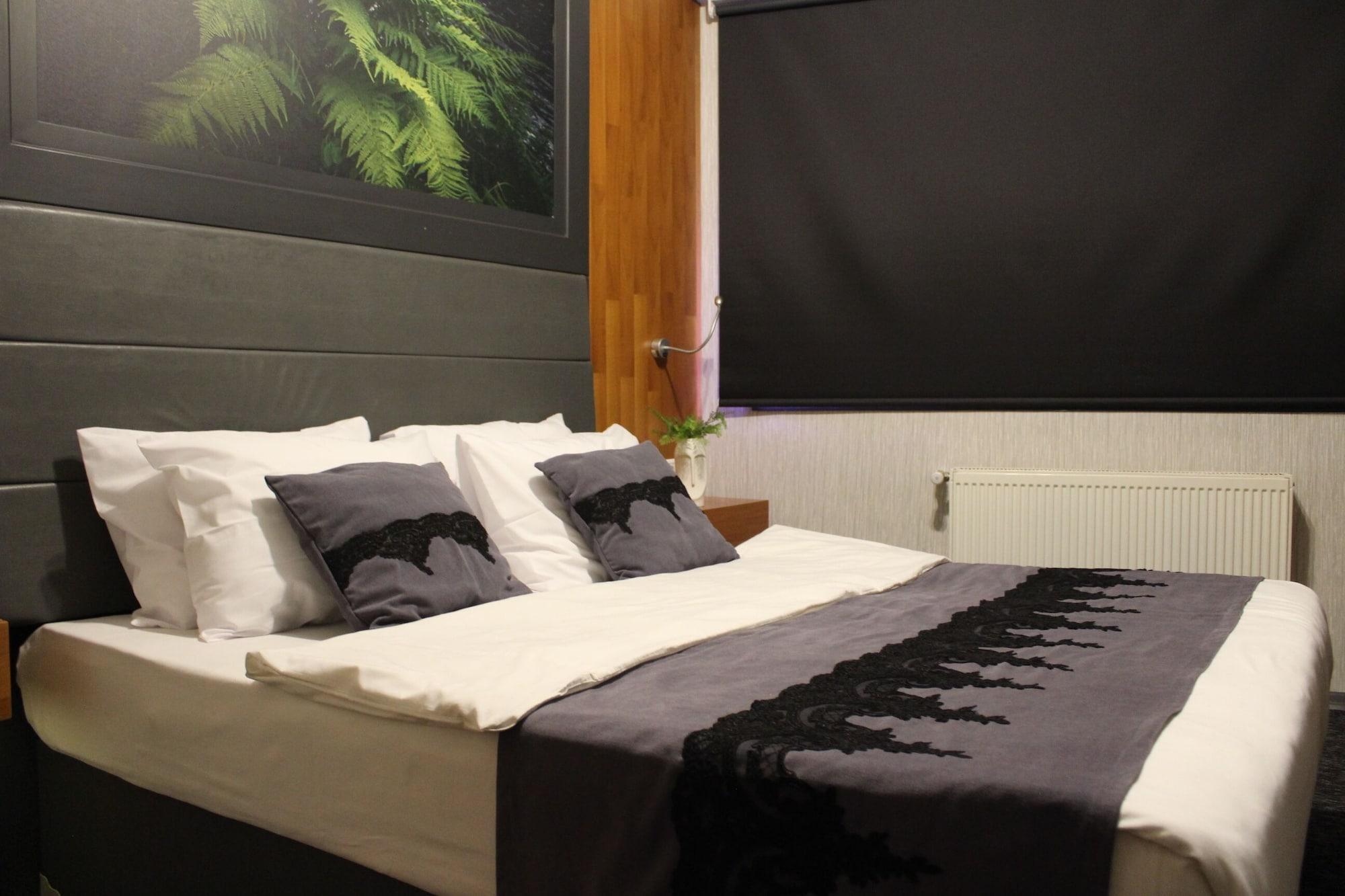 Black 2* Istambul